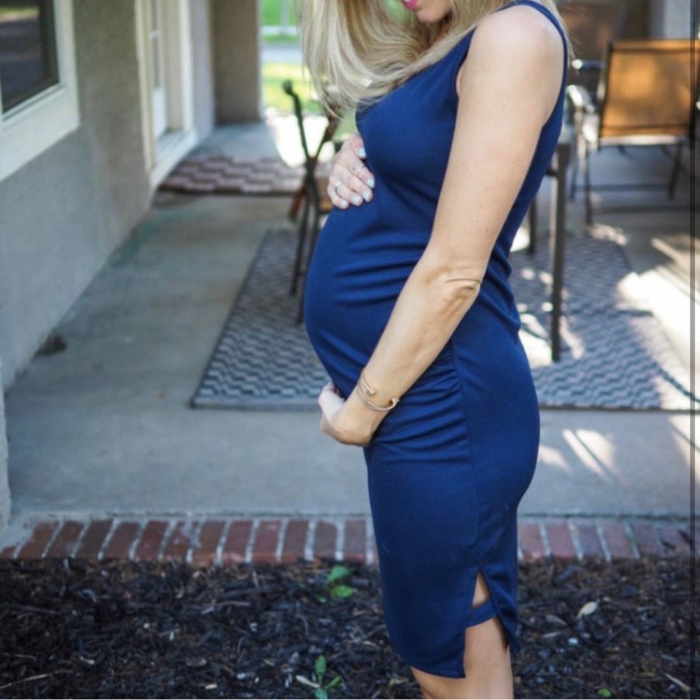 Stowaway V-Neck Maternity Dress with side detail in Size M